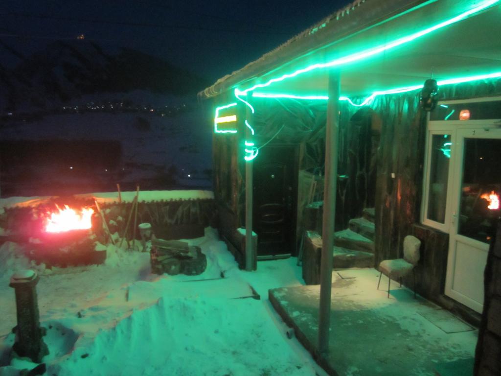 Qusha Guesthouse Meeting In The Mountains And Views Kazbegi Eksteriør billede