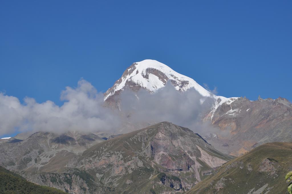 Qusha Guesthouse Meeting In The Mountains And Views Kazbegi Eksteriør billede