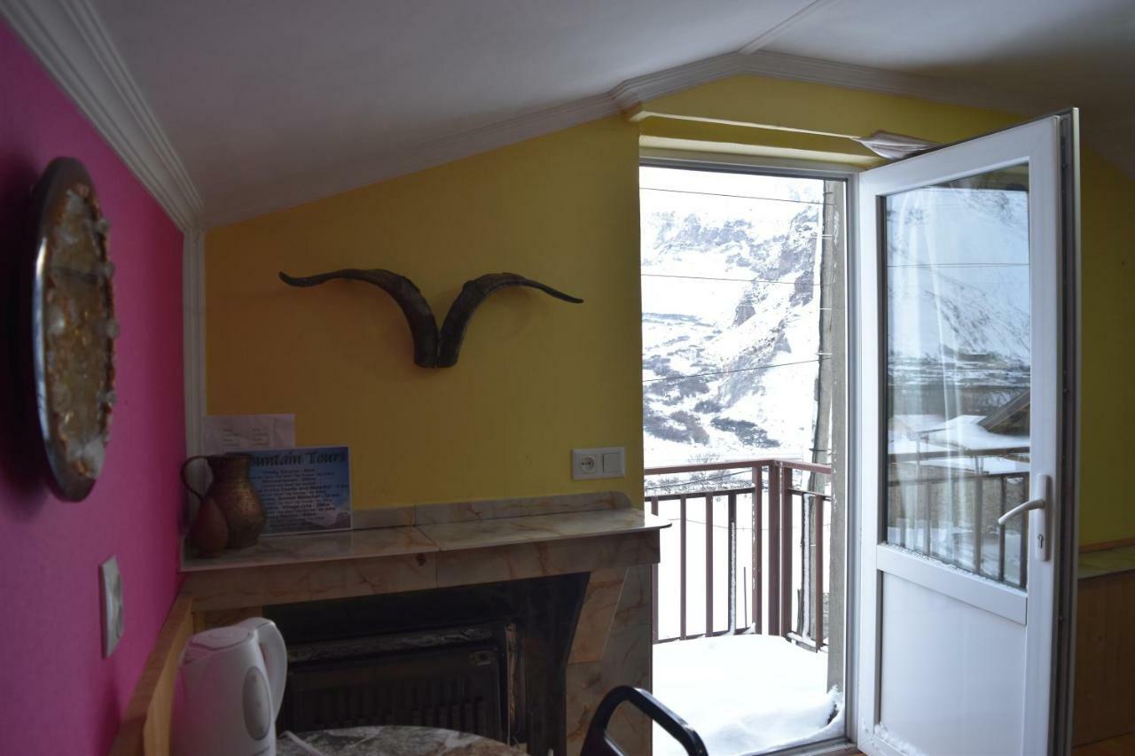 Qusha Guesthouse Meeting In The Mountains And Views Kazbegi Eksteriør billede